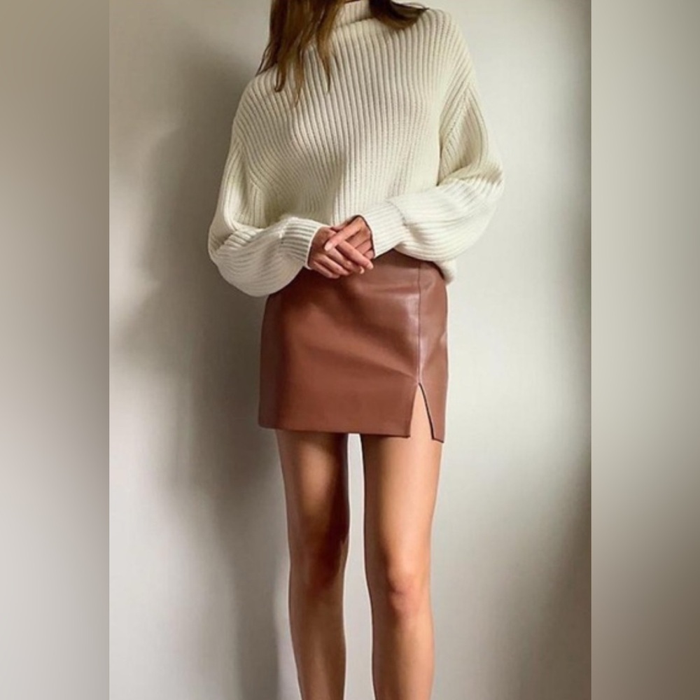 Wilfred “Patio” Mini Skirt🤎